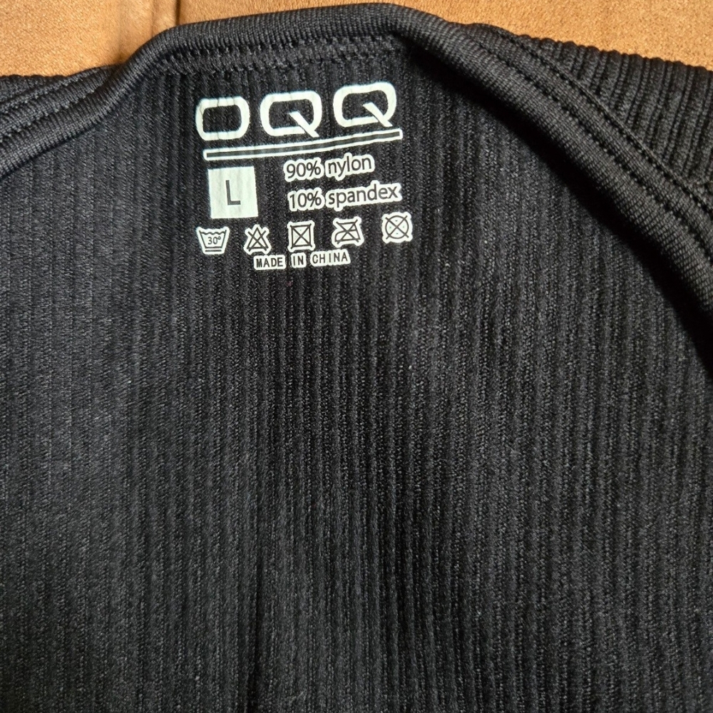 Black Ribbed Bodysuit - Picture 4 of 5